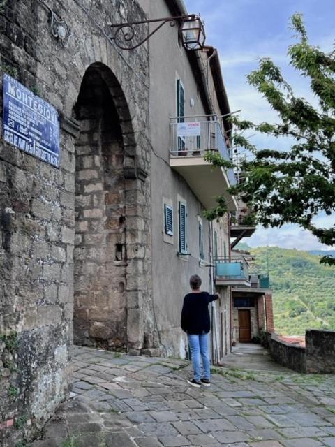 Casa Angolo Cantina Nel Castello Montegiovi Buitenkant foto